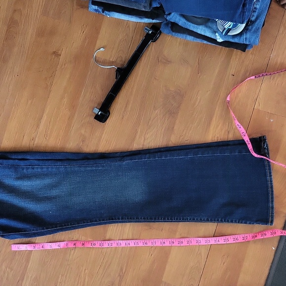 Levi's l 26 l dark denim l size 2 l slight flare l waist 26 l pants - Picture 9 of 9